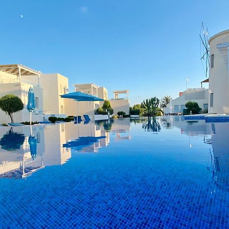 Wavebreeze Villas Пафос Экстерьер фото
